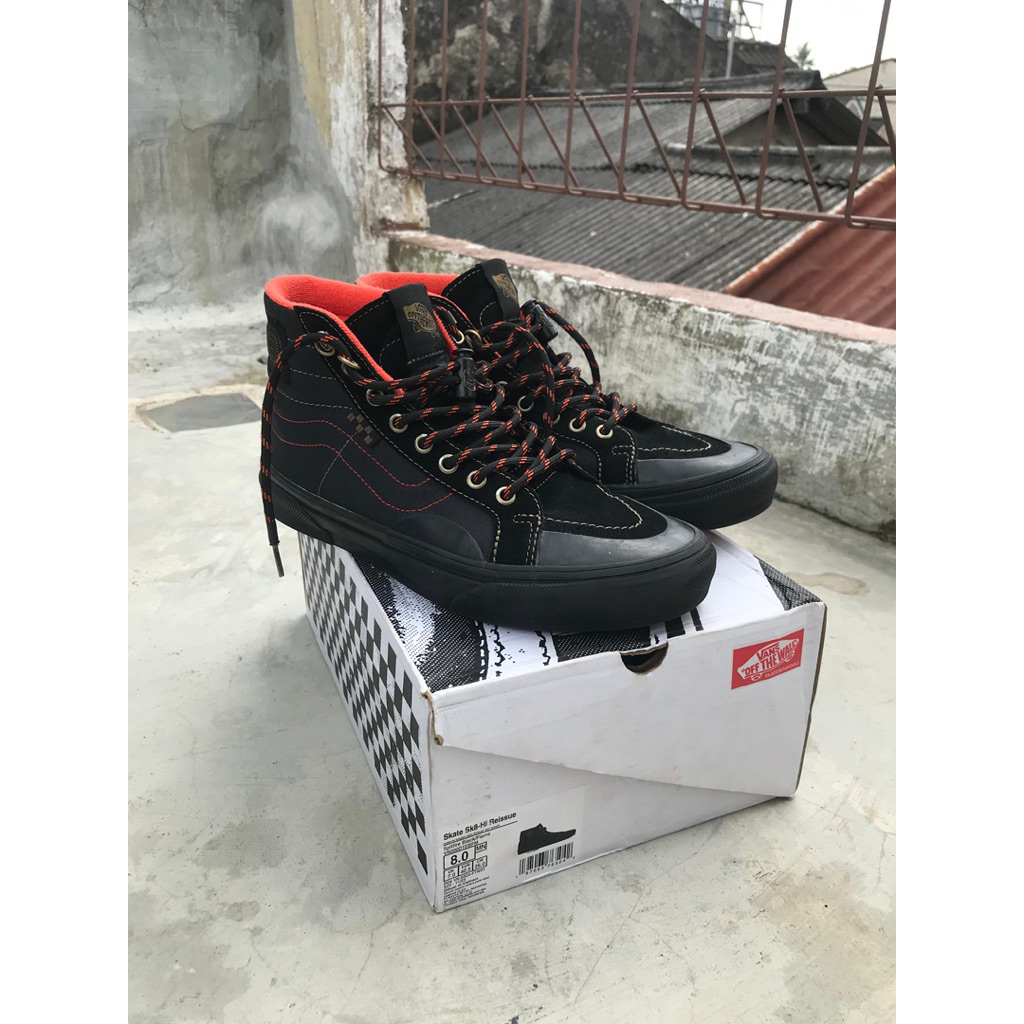 V4NS SK8 Hi Pro Skateboarding x Spitfire Wheels Size 40.5 Resmi PT Navya