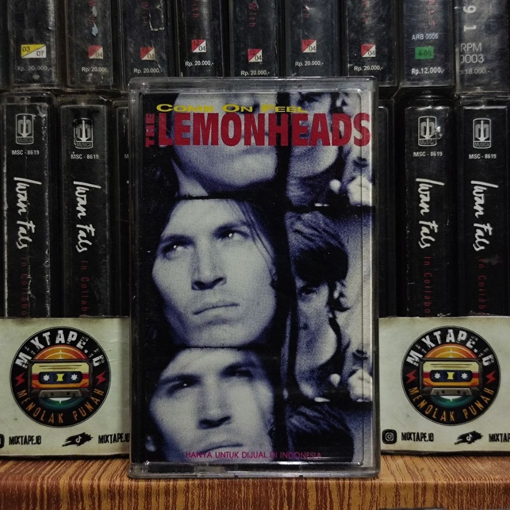 Kaset Pita - The Lemonheads - Come On Feel - Radio Tape - Kaset - Radio - Pemutar Kaset - Retro - Cl
