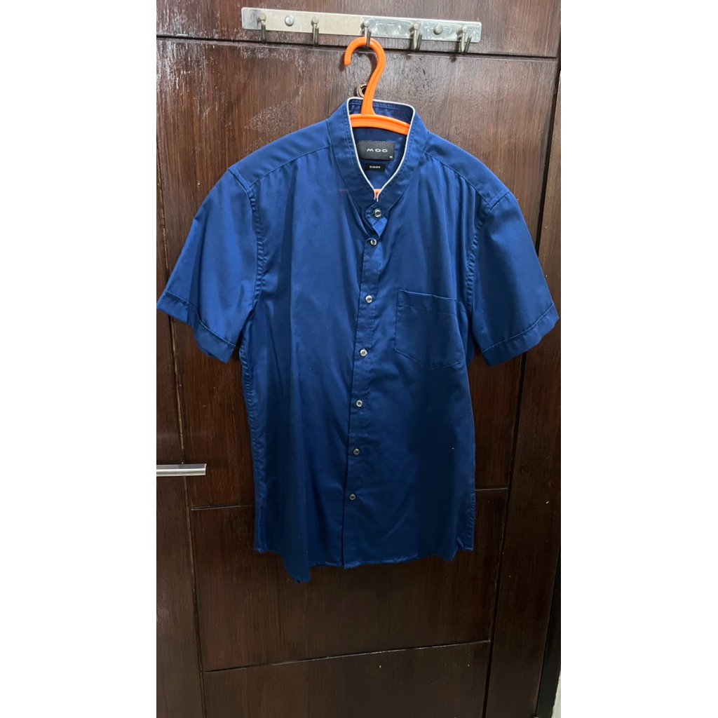 kemeja lengan pendek moc size m