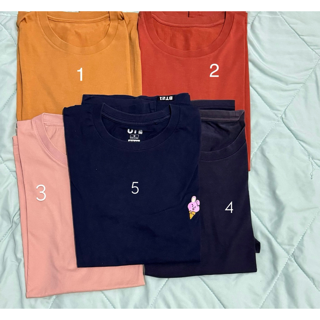 Preloved Kaos Uniqlo