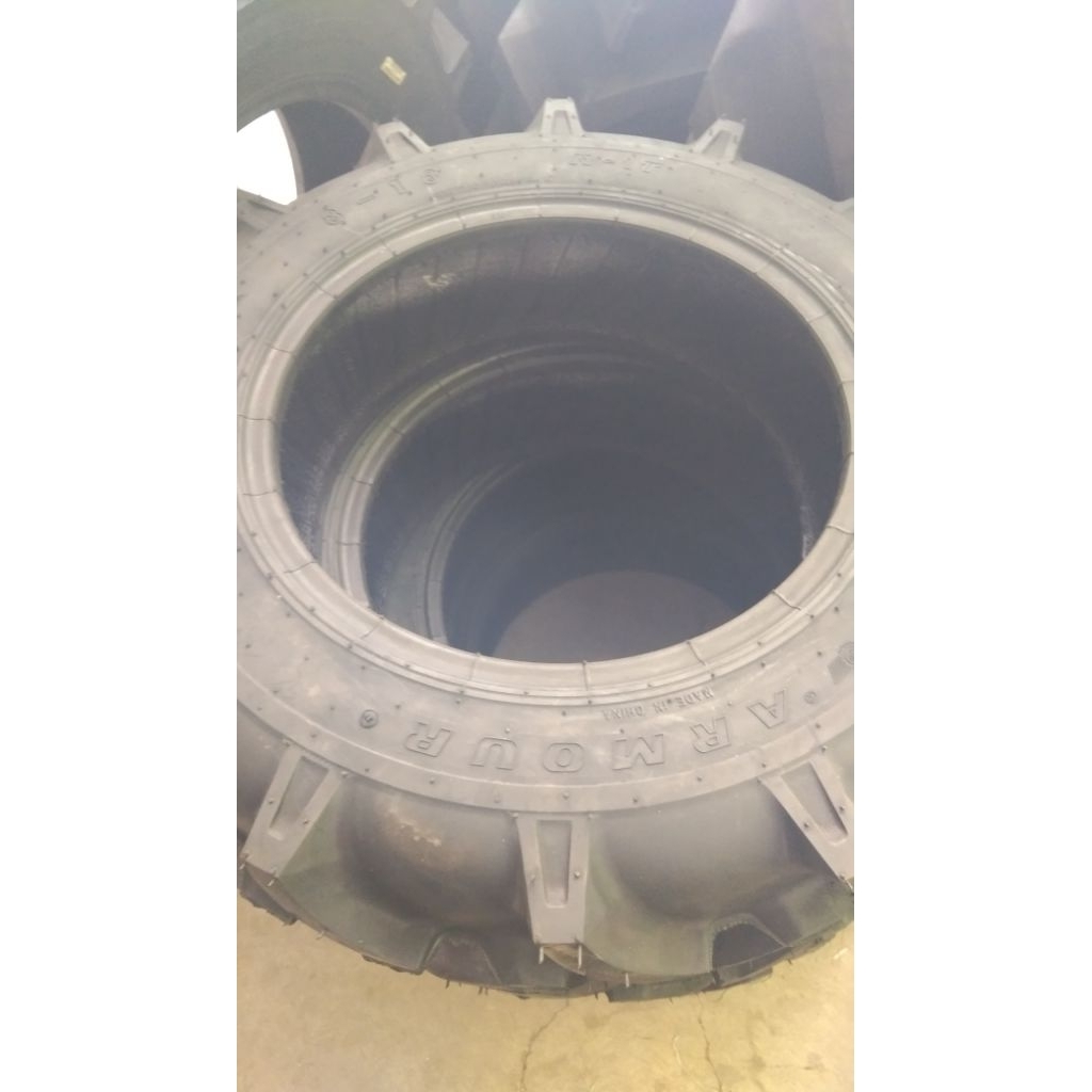 ban depan traktor ukuran 8-18