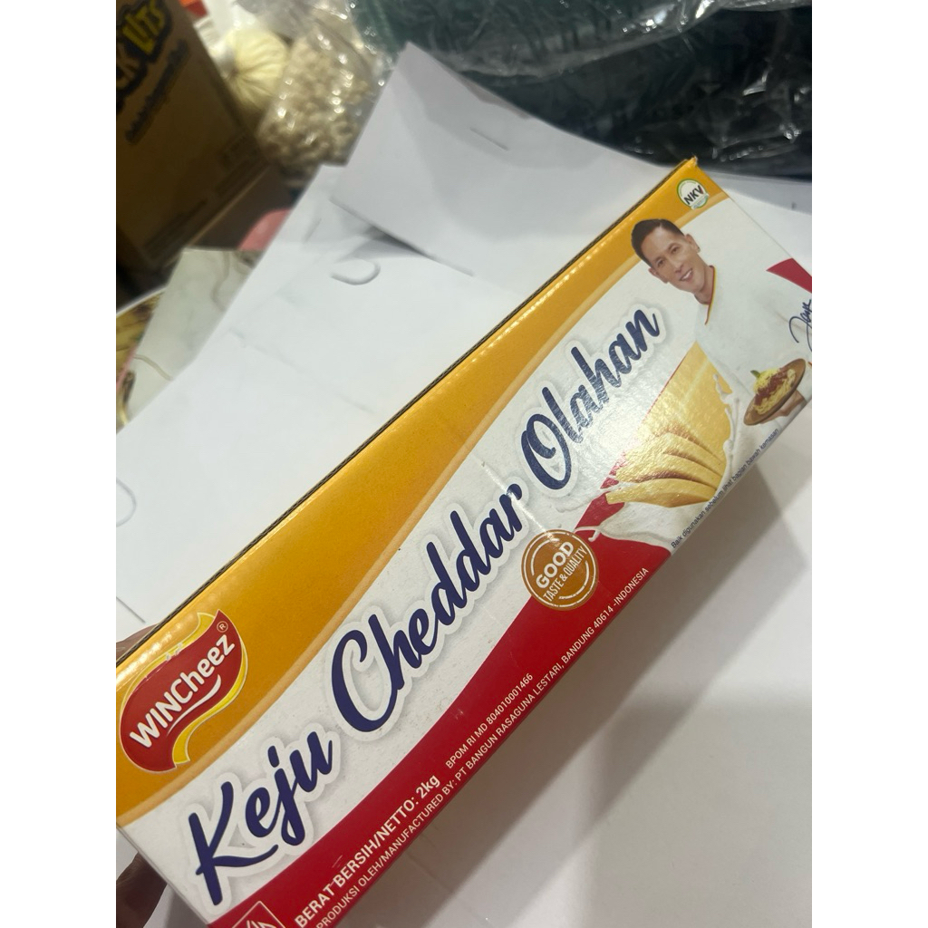 

Wincheez Cheddar ( 2 kg ) Keju Cheese Winchez Winchis Chedar Parut