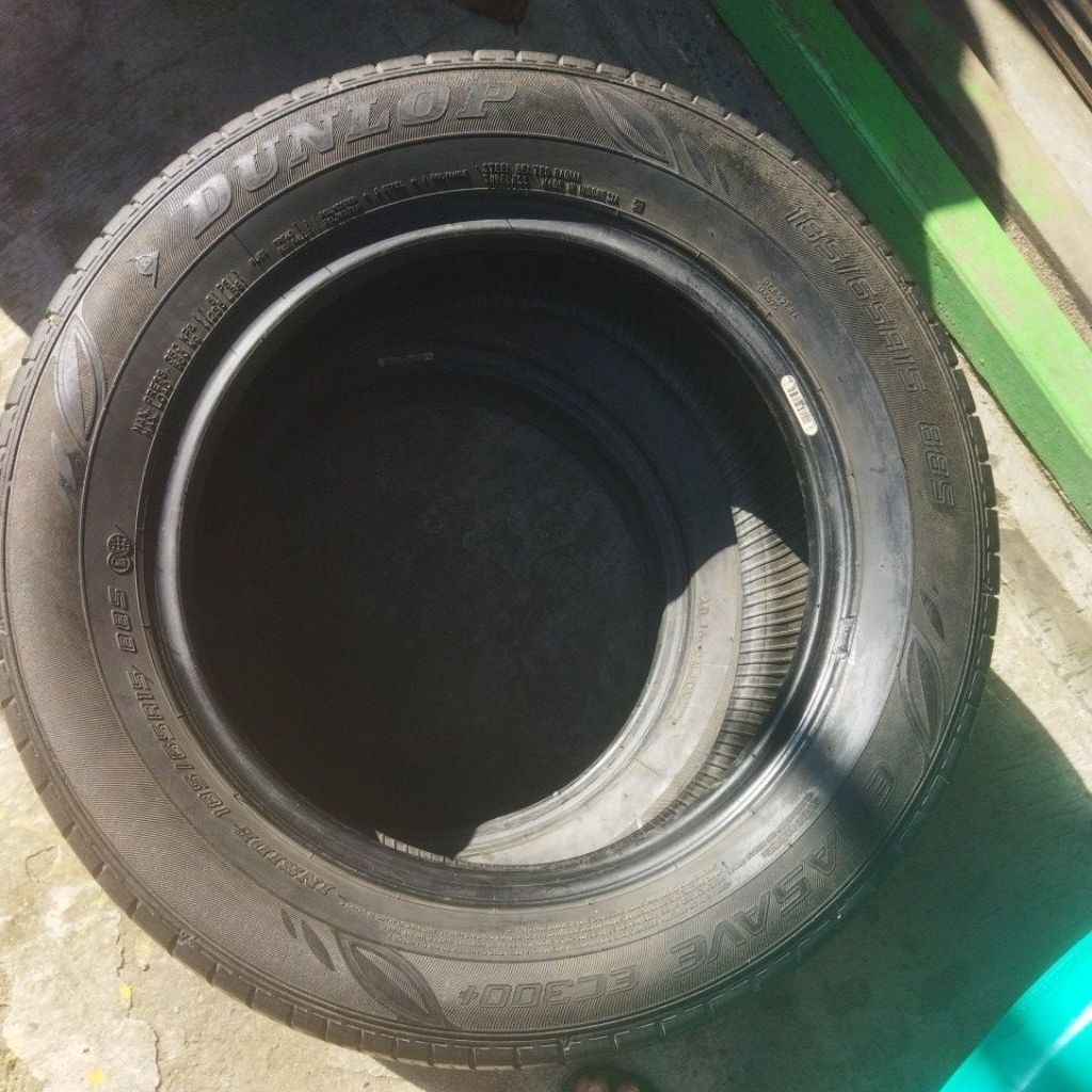 BAN SECOND DUNLOP ENASAVE EC300+ 185/65R15 88S + BAN DALAM BARU