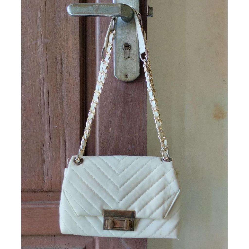 preloved tas wanita warna putih bw