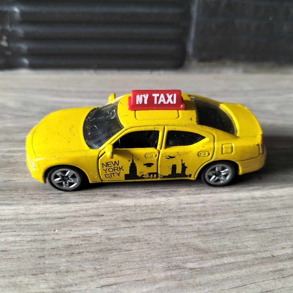 Diecast Siku Dodge Charger New York Taxi