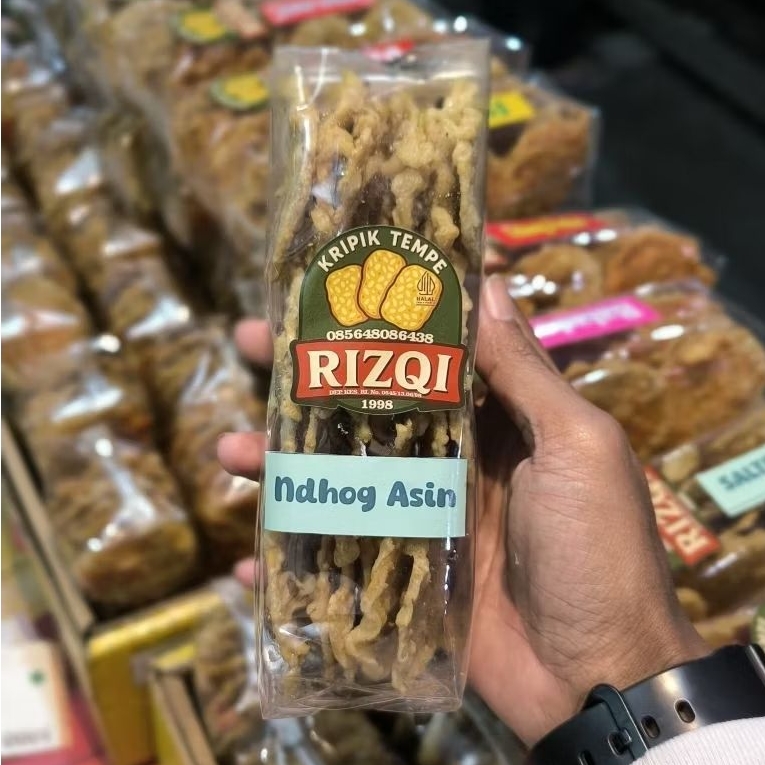 

keripik tempe ( rasa telur asin ) keripik tempe RIZQI khas Malang