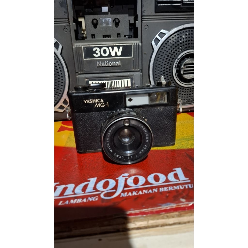 Kamera analog yashica mg - 1 125rb jadul antik vintage display lawas kuno anggap mati