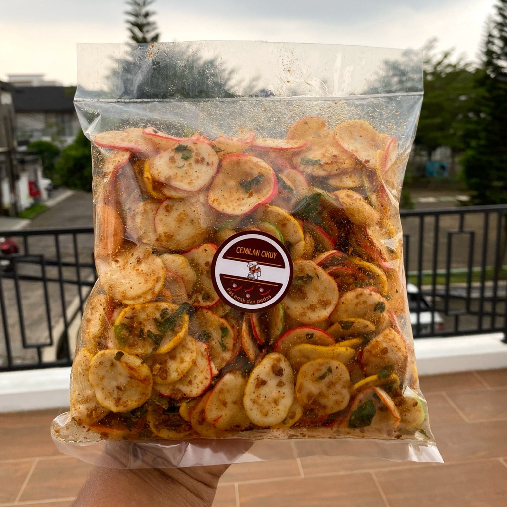 

KERUPUK SEBLAK BANTET KERING CIKUR DAUN JERUK PEDAS 250GR