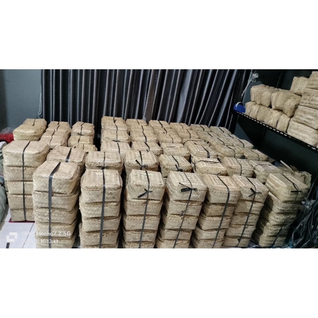 besek bambu ukuran 16x16