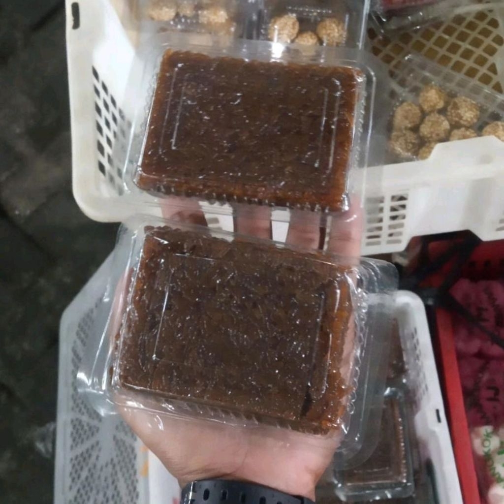 

Wajik / Kue Wajik Beras Ketan / Kue Pulut Manis (Ukuran Besar)