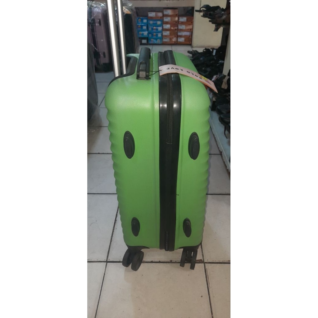 KOPER MEREK POLO LOVE