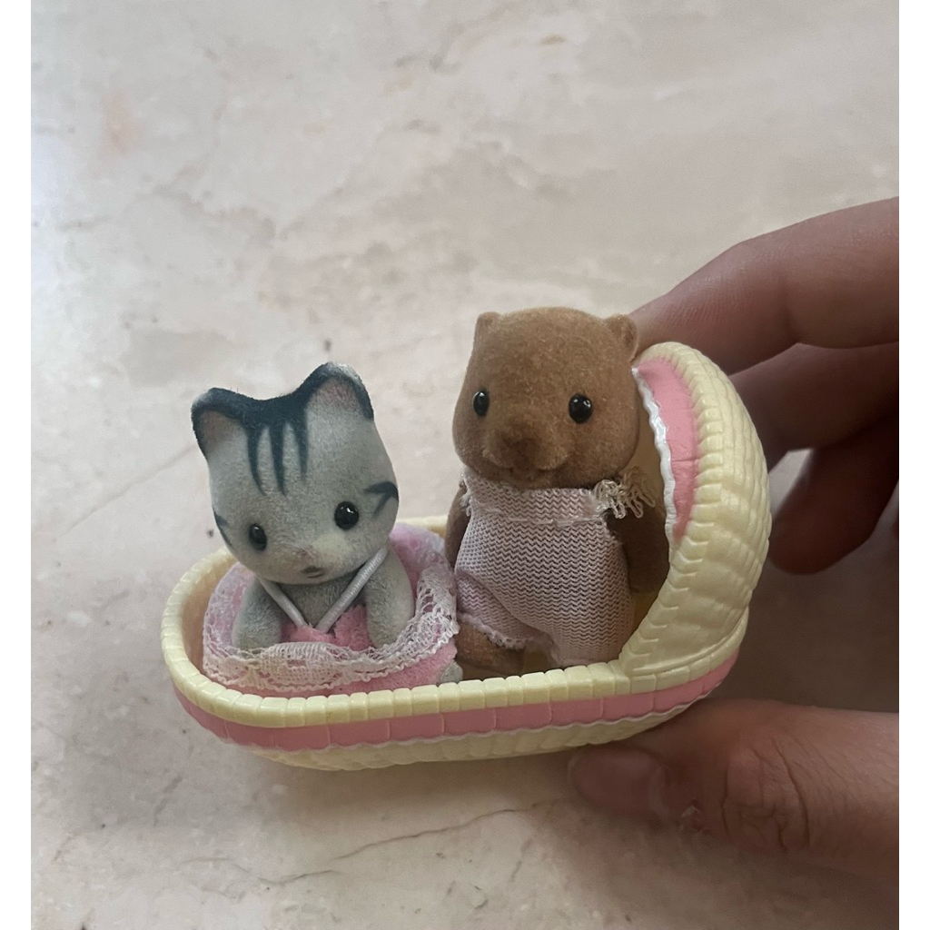 SYLVANIAN FAMILIES BABY CARRY CASE PRELOVED