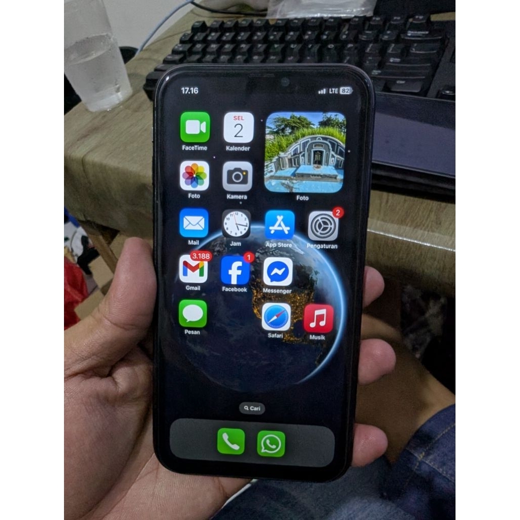 iphone 11 64gb sinyal on xl yah sim sticker yah garansi baru aja off umur hp setahun pas
