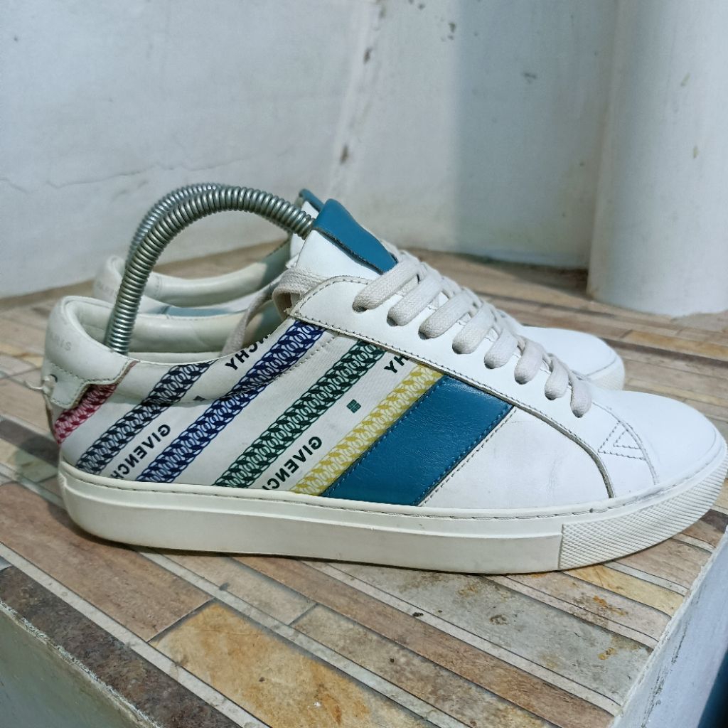 Givenchy Paris second