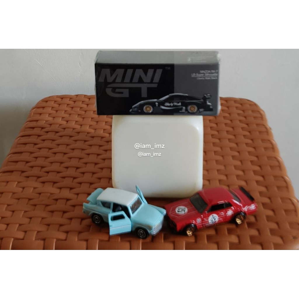 Mini GT Mazda RX7 LBWK Hitam