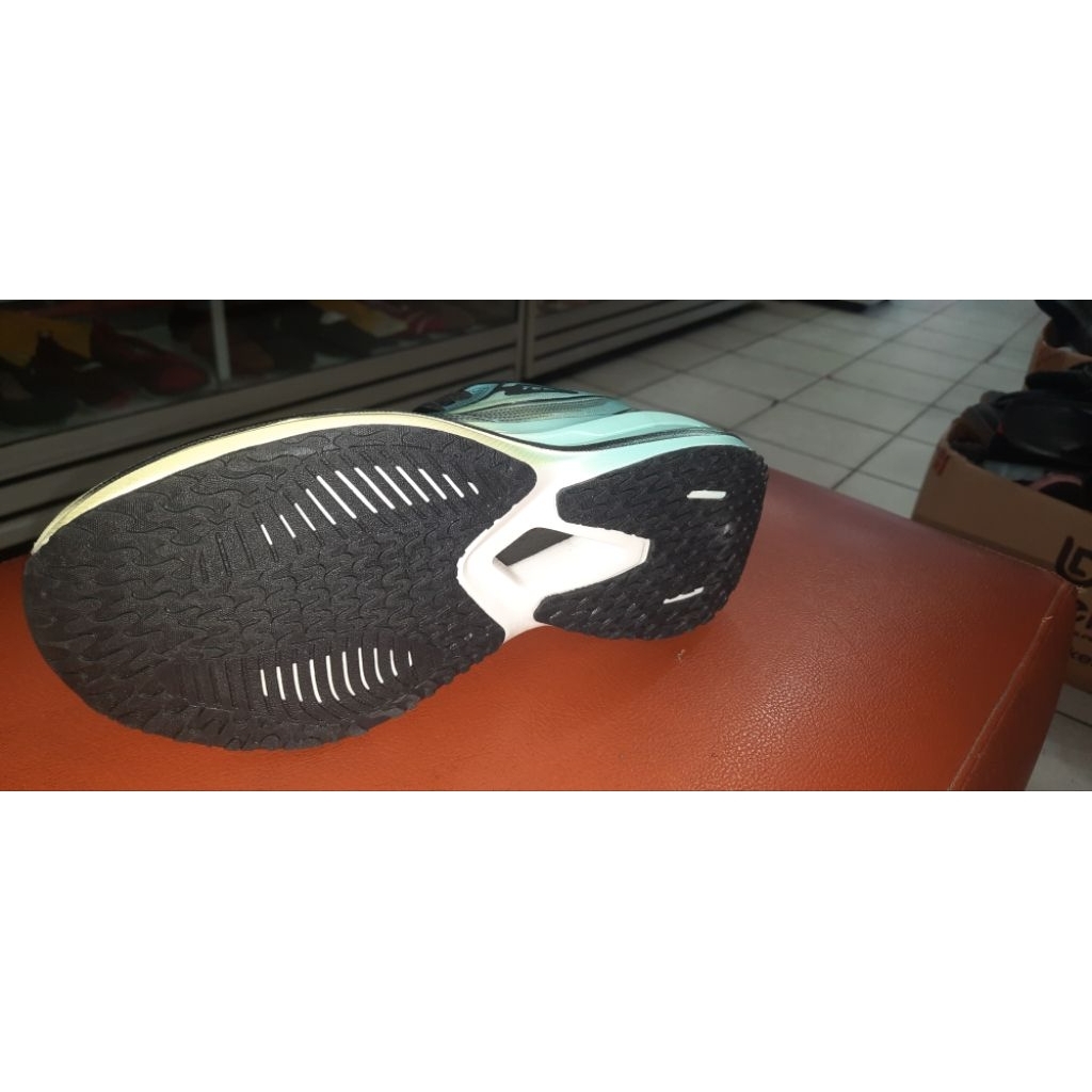 Sepatu olahraga VOGUE RUNTEFA DESIGN