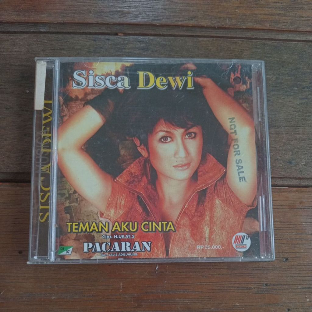 CD Sisca Dewi Teman Aku Cinta/hp records mulus