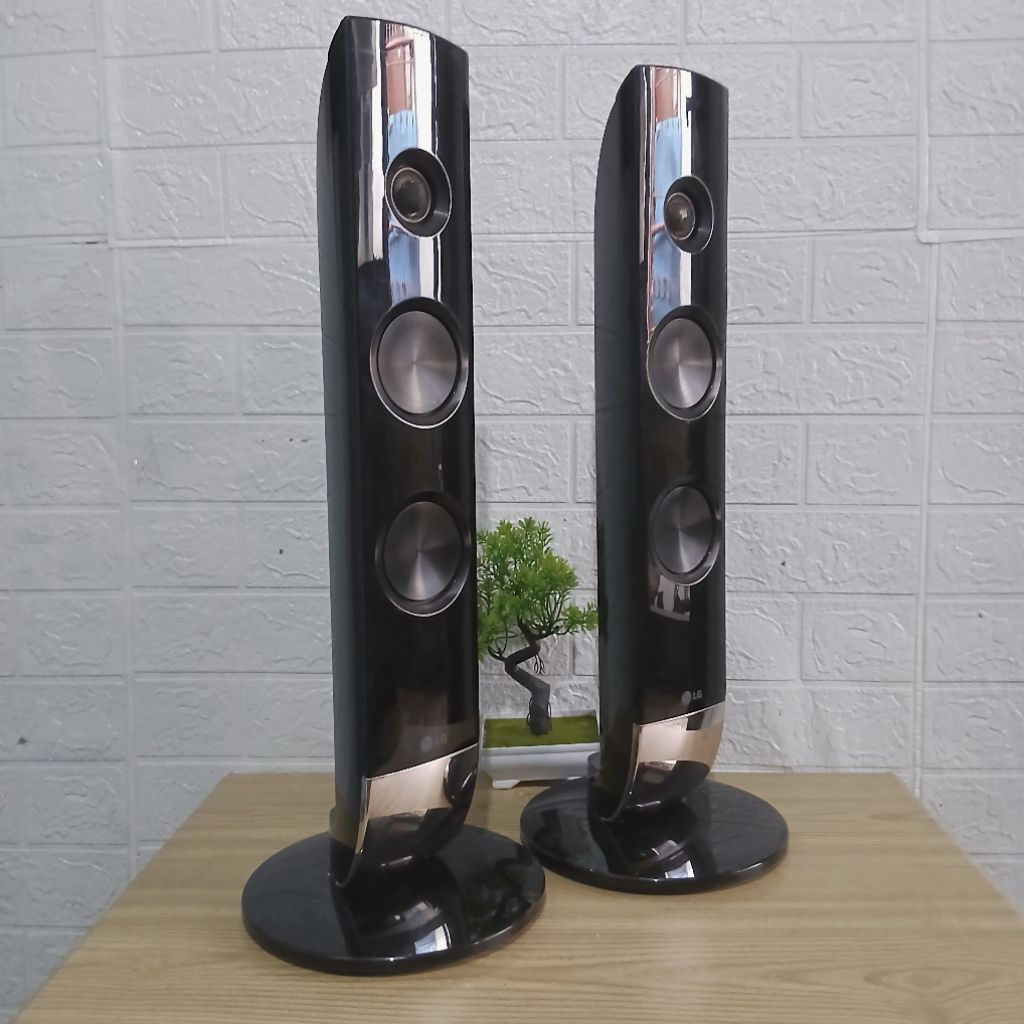 Speaker satelit/tower home theater LG