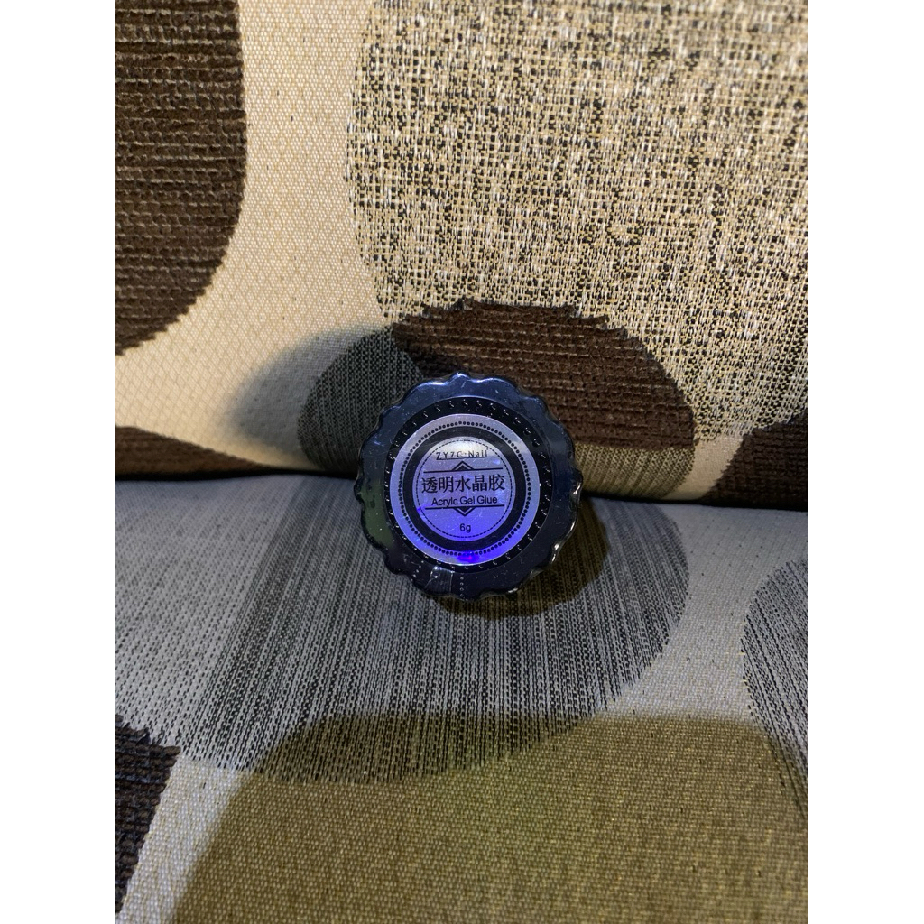 

preloved zyzc acrylic glue emboss masih bersegel