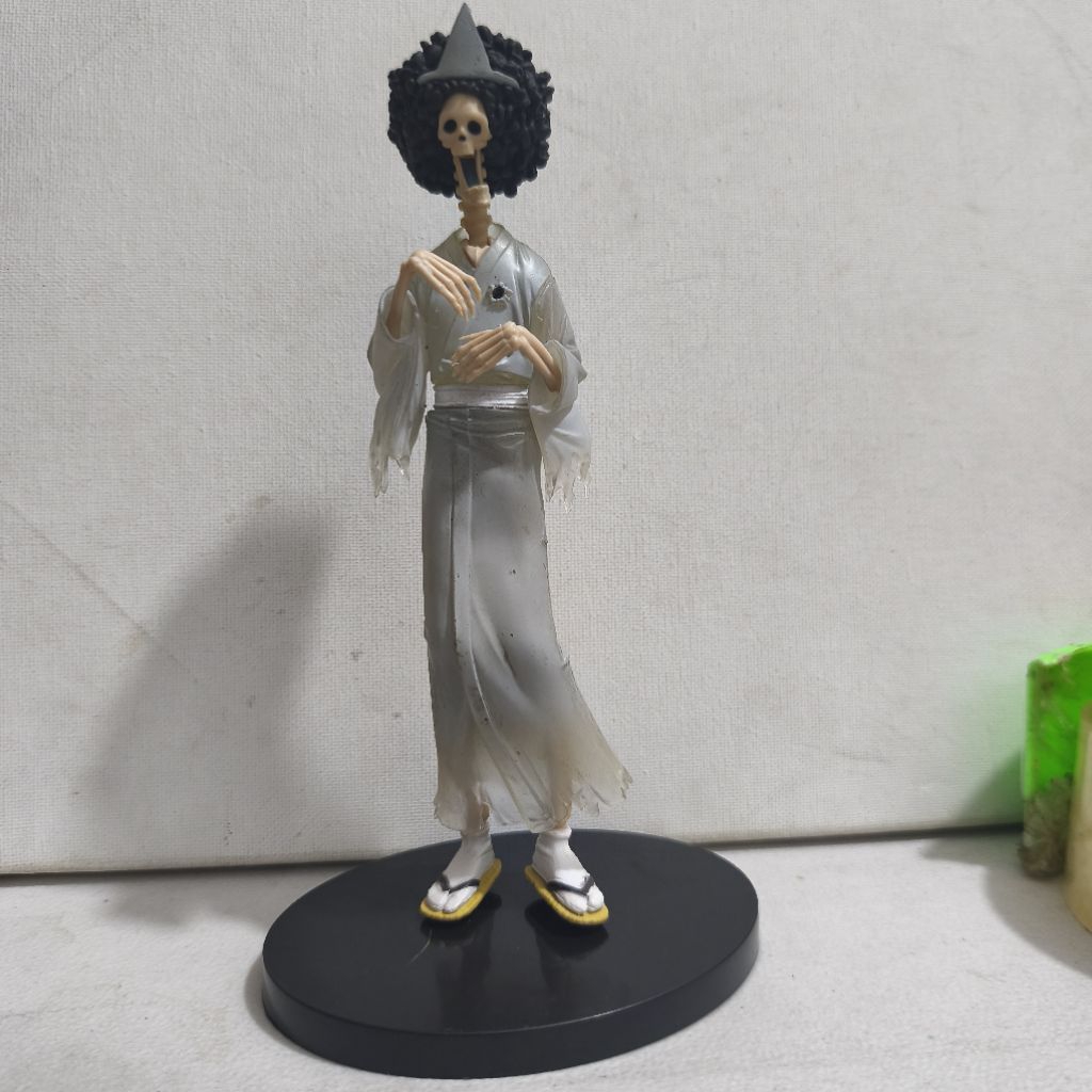 one piece  figure brook law  preloved ONEPIECE BROOK