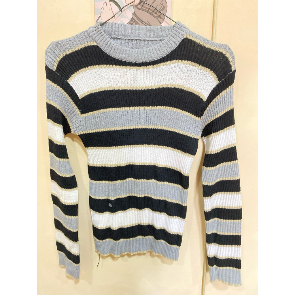 preloved inner rajut motif