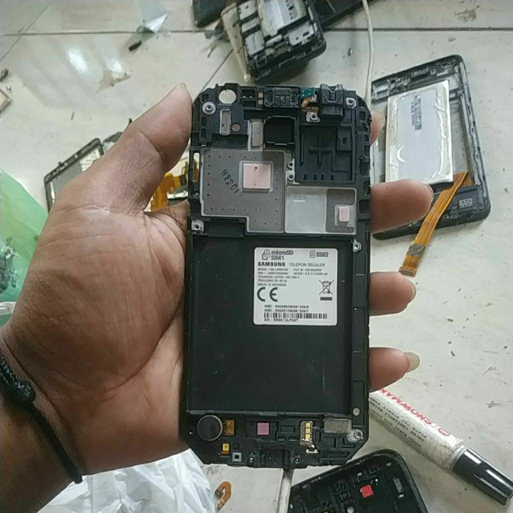 frame bekas Samsung j2 pro,dapat sesuai gambar