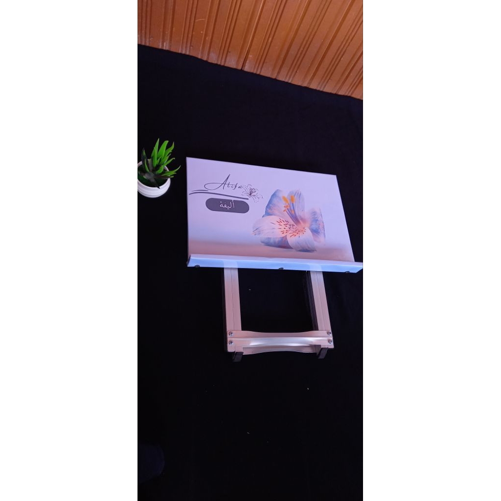 MEJA BACA MIRING KECIL