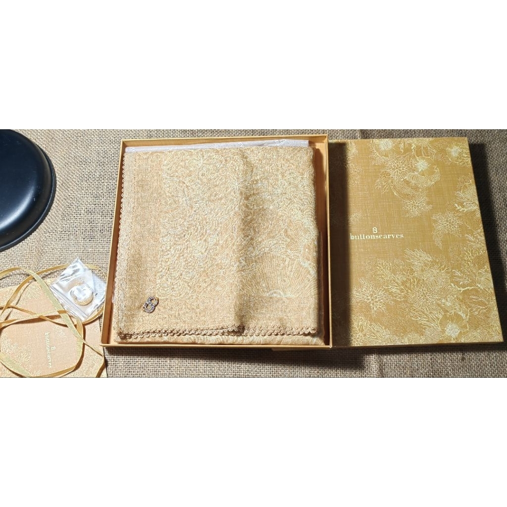 Buttonscarves Bora Bora