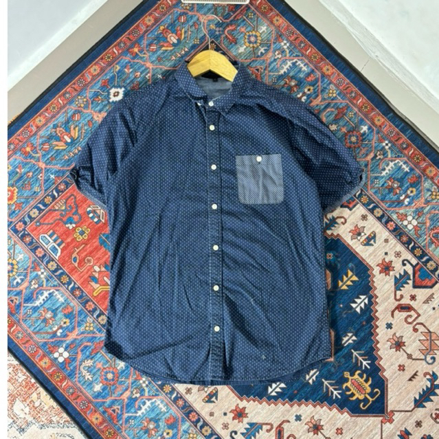 KEMEJA PENDEK GUESS SECOND