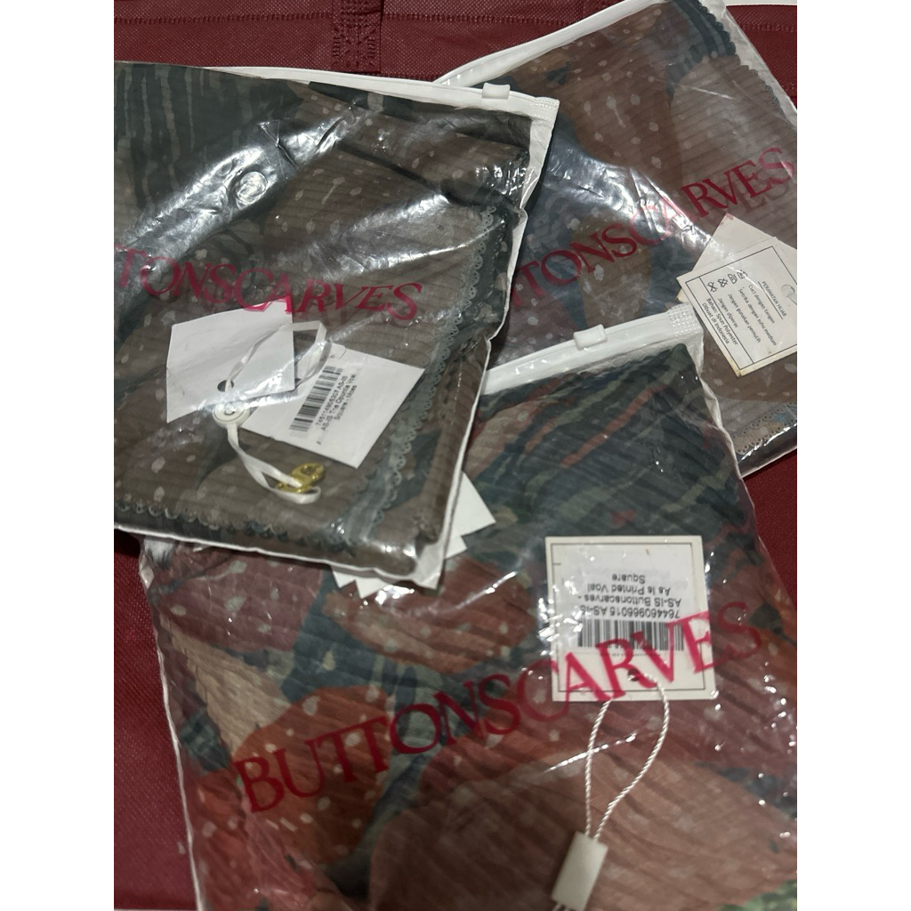 [As is] BUTTONSCARVES OPUNTIA RUSSET MOSS VOAL & PLEATED WAREHOUSE SALE