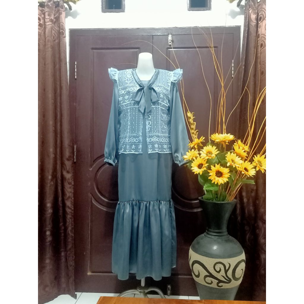 Gamis Bahan Satin Kombinasi Brokat Terbaru || Gamis Outer Brokat Kekinian