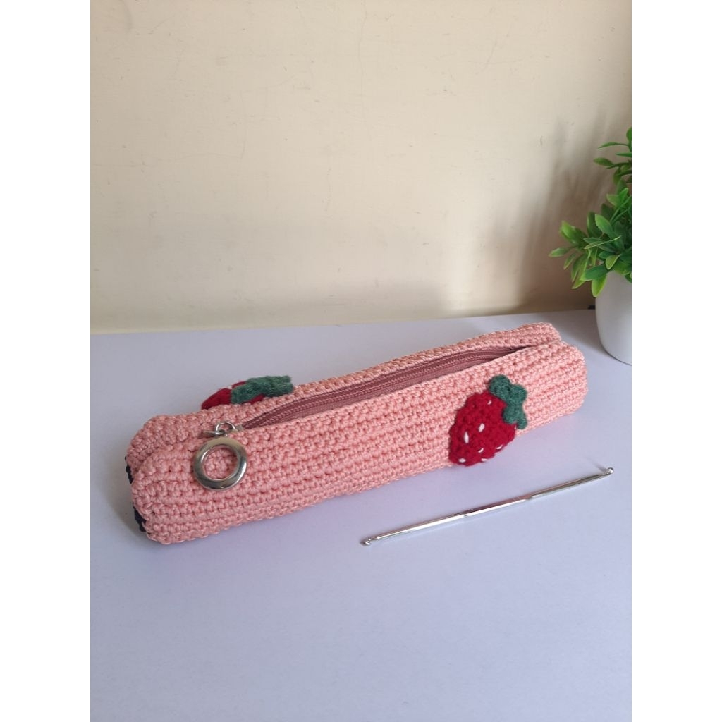

Crochet pensil case