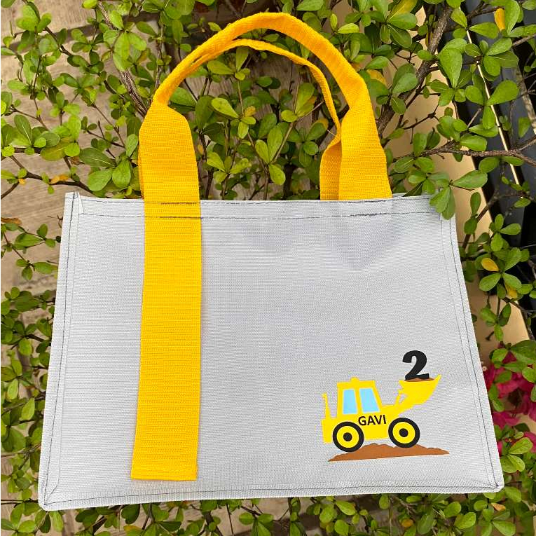 

TAS ULTAH P25 L18 T20 CUSTOM NAMA/ TERLARIS/ BAHAN PREMIUM/GOODIEBAG ULTAH ANAK/SOUVENIR ULTAH