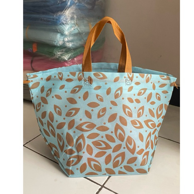 

goodie bag kotak 22x22 spunbond motif hantaran syukuran hajatan