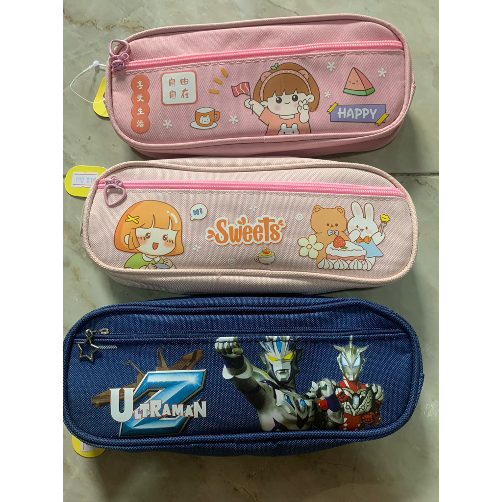 

Tempat Pensil / Tempat Alat Tulis Motif Lucu / Pencil Case Cartoon / Tempat Pensil Resleting Model Terbaru