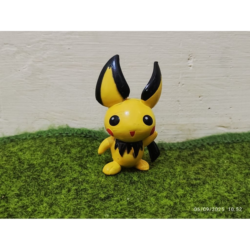 ACTION FIGURE / KOLEKSI / HIASAN POKEMON PICHU ORIGINAL TOMY 90's