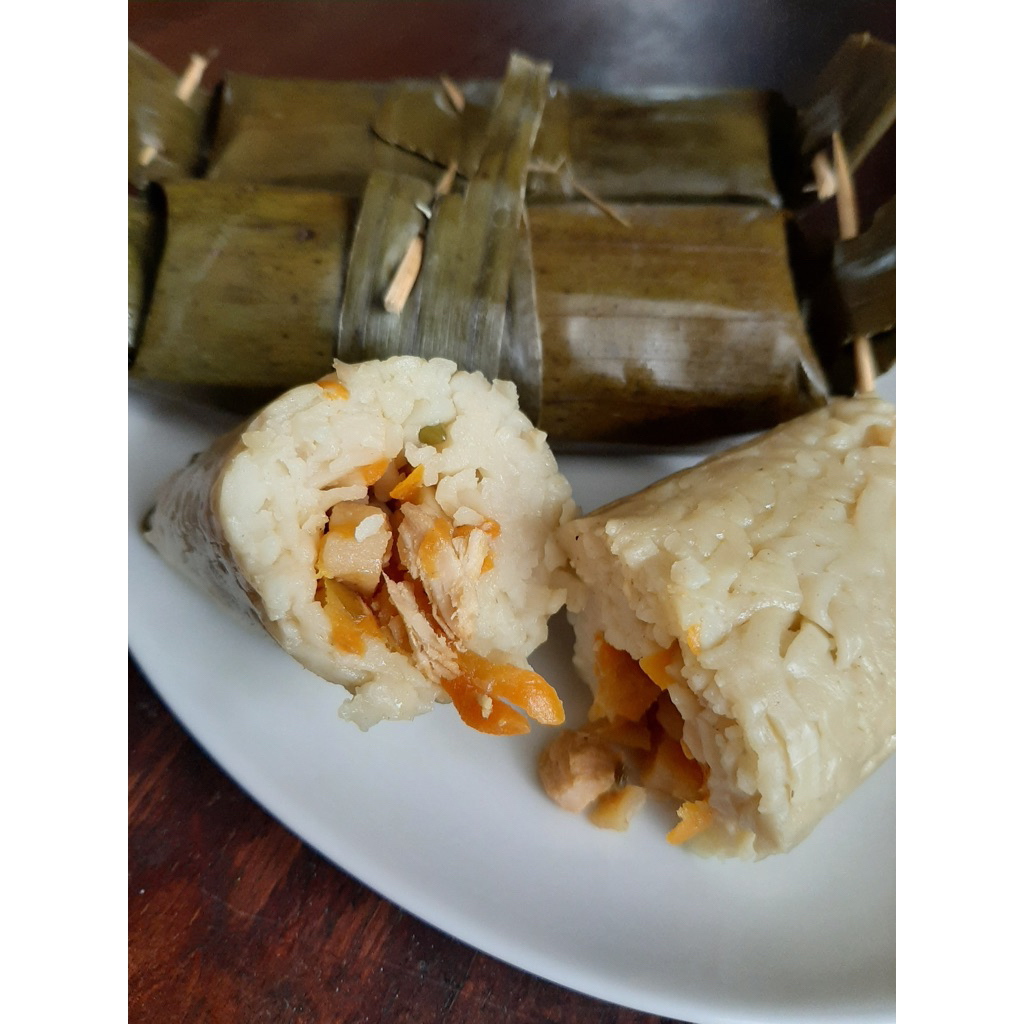 

Lontong Mie Arem Arem Mie Isi Sayur 1 Piece