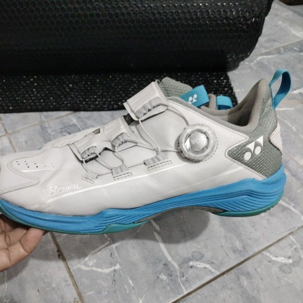 sepatu badminton original boa second