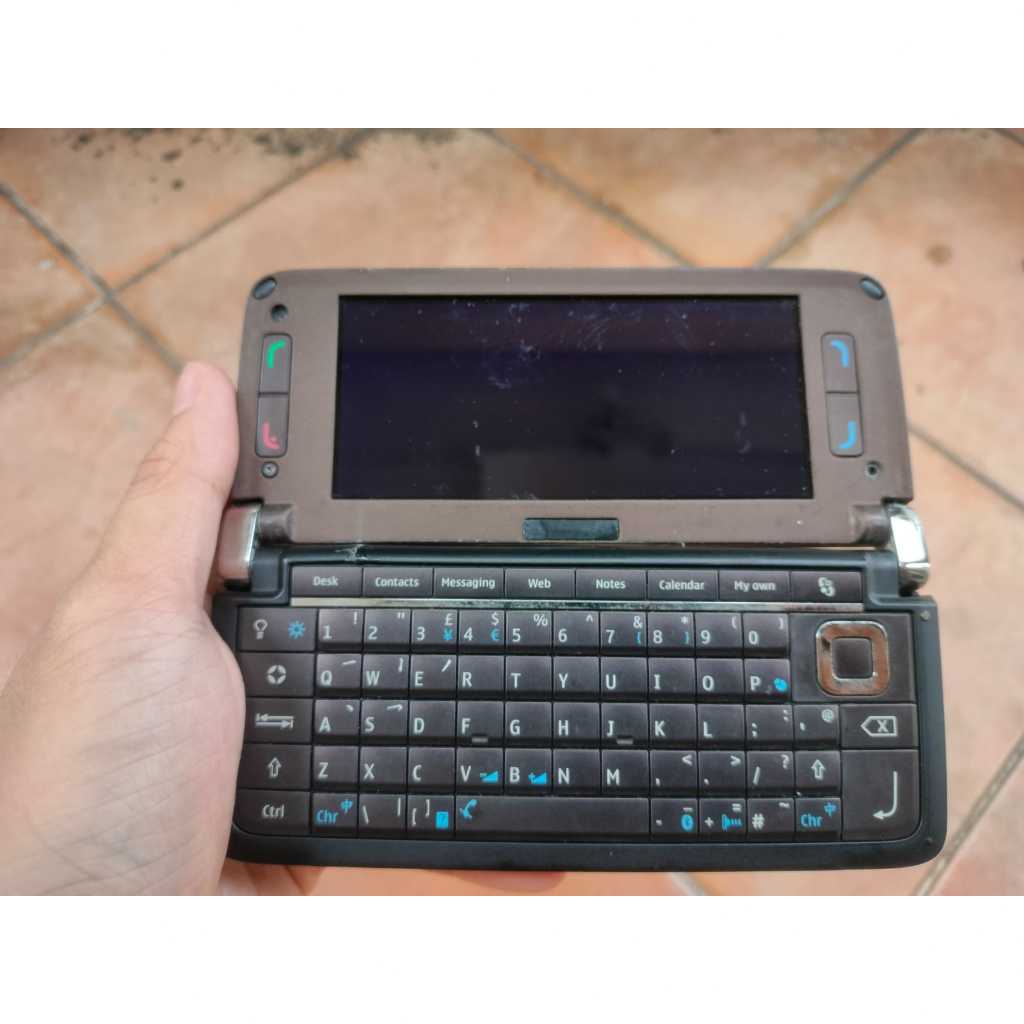 Nokia E90 bahan