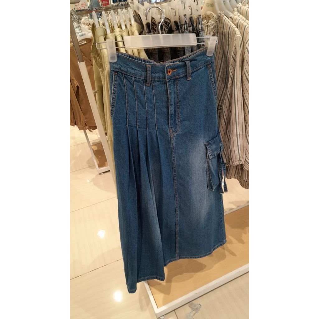 Rok wanita cardinal girl