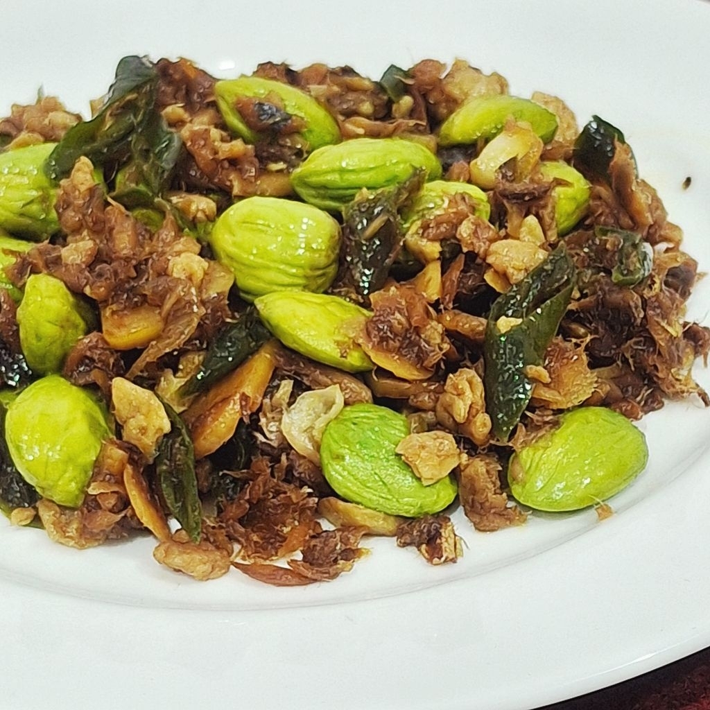 

Oseng2 Ikan Peda Suwir Lombok Ijo Pete Siap Saji (200 gr)