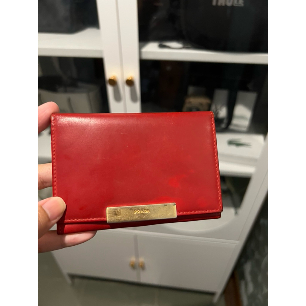 preloved dompet prada
