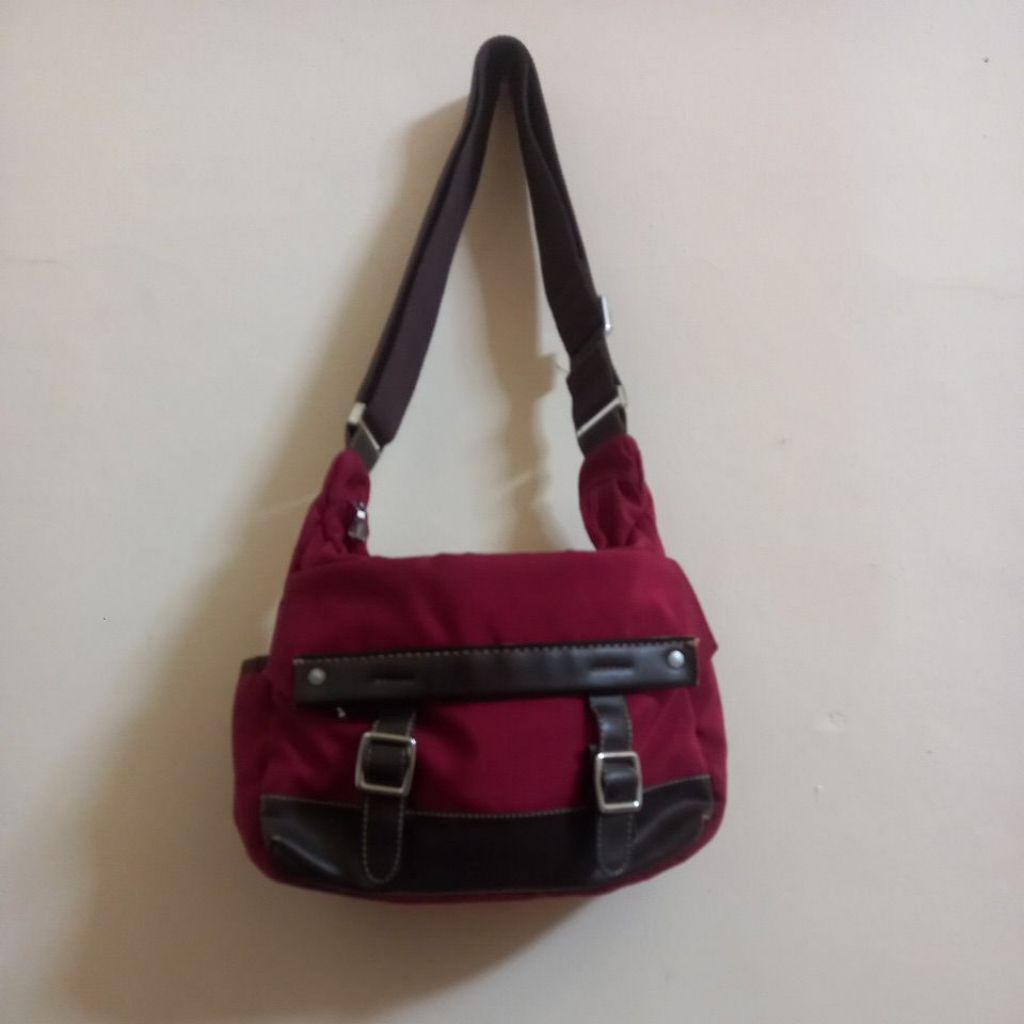 Preloved tas slempang/shoulder merk elizabeth original minus sesuai difoto