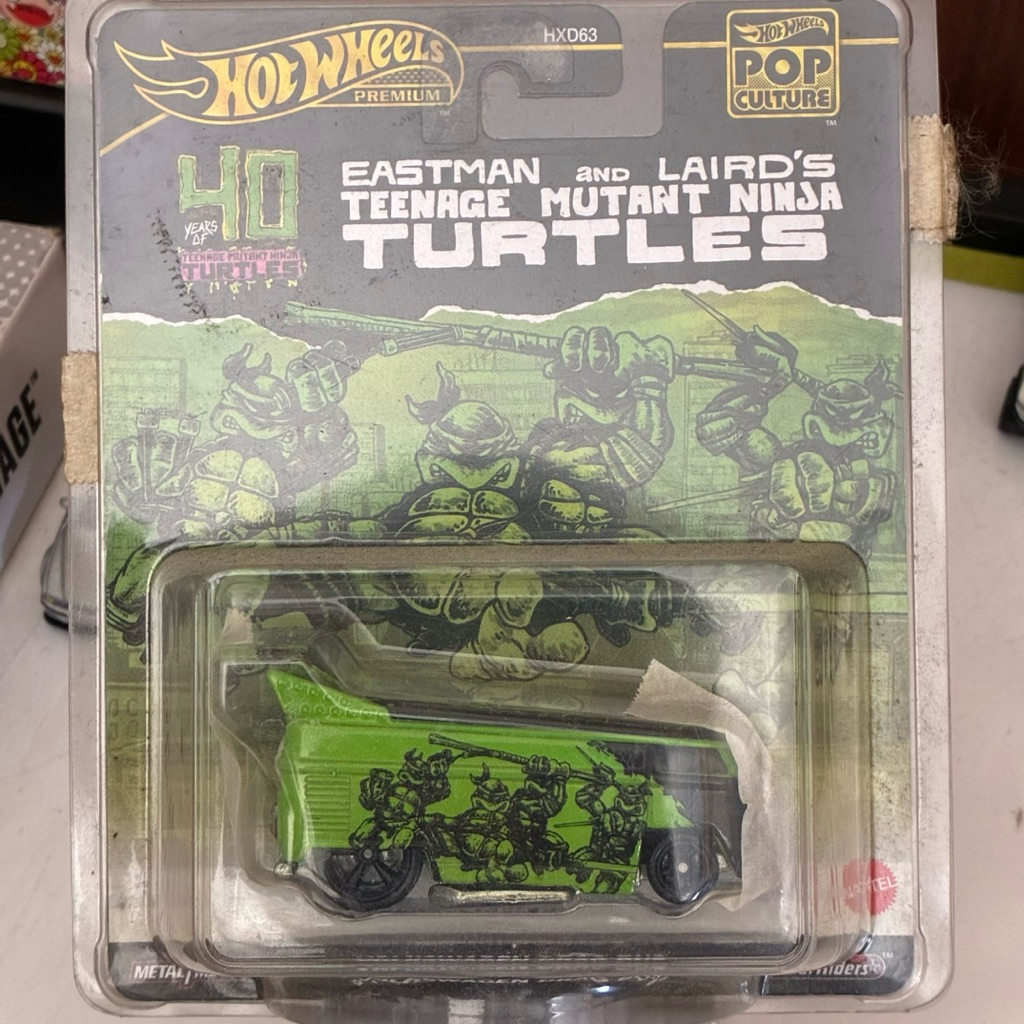 Hot wheels premium 40years ninja turtle