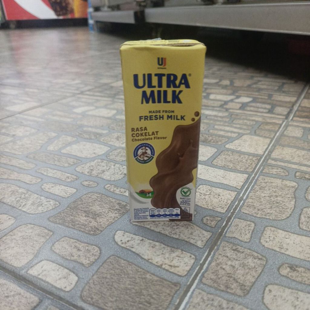 

SUSU ULTRA MILK UHT 200ML RASA COKLAT