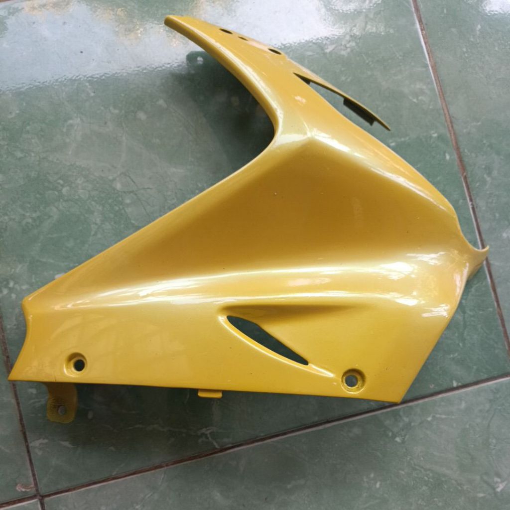 Batok pipi kanan headlamp CBR 150r old