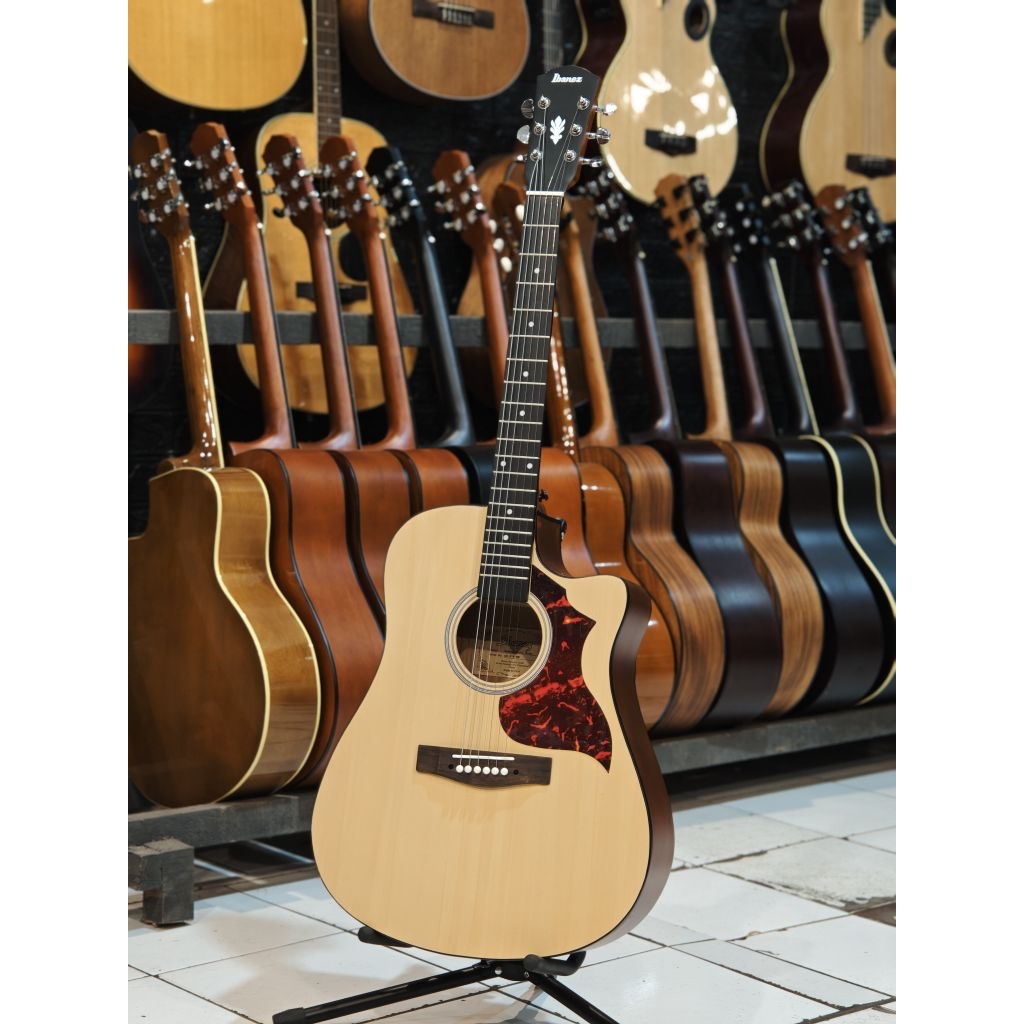 Gitar Akustik ibanez natural