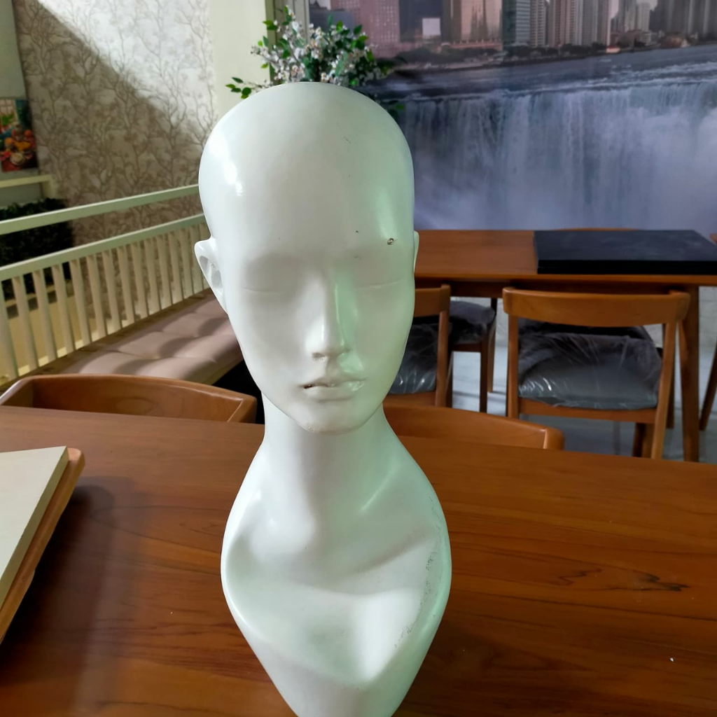 Manekin Patung Kepala Alien Dewasa bekas