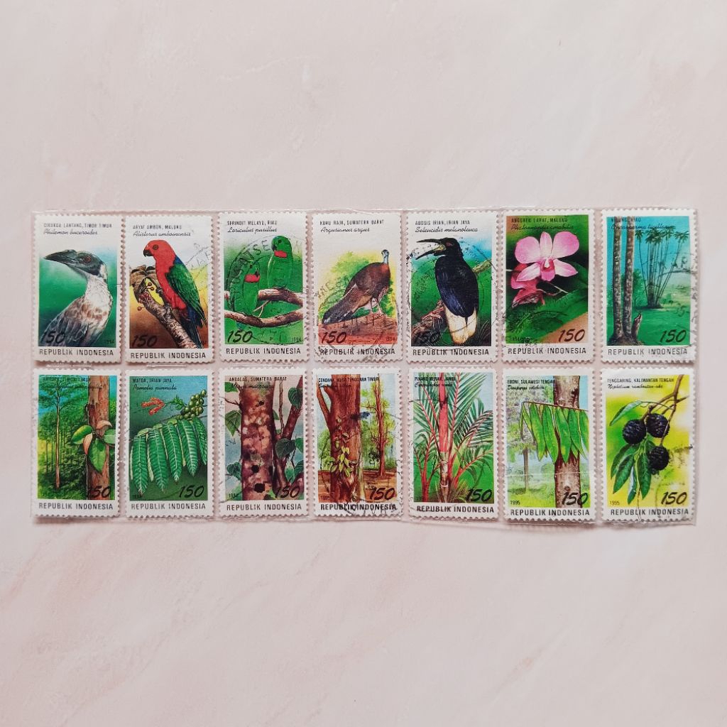 

(AC) Perangko Indonesia 1994 & 1995 Seri Cinta Puspa dan Satwa Seri 2 & 3 Set 14 pcs Used