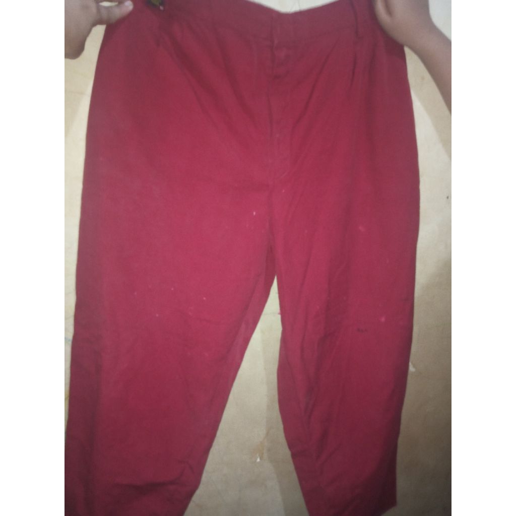 (PRELOVED) Celana sekolah bekas / celana sekolah second/ celana SEKOLAH pl /celana panjang Merah SD 